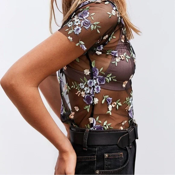 Urban Outfitters Black Sheer Floral Top XS - Picture 3 of 7